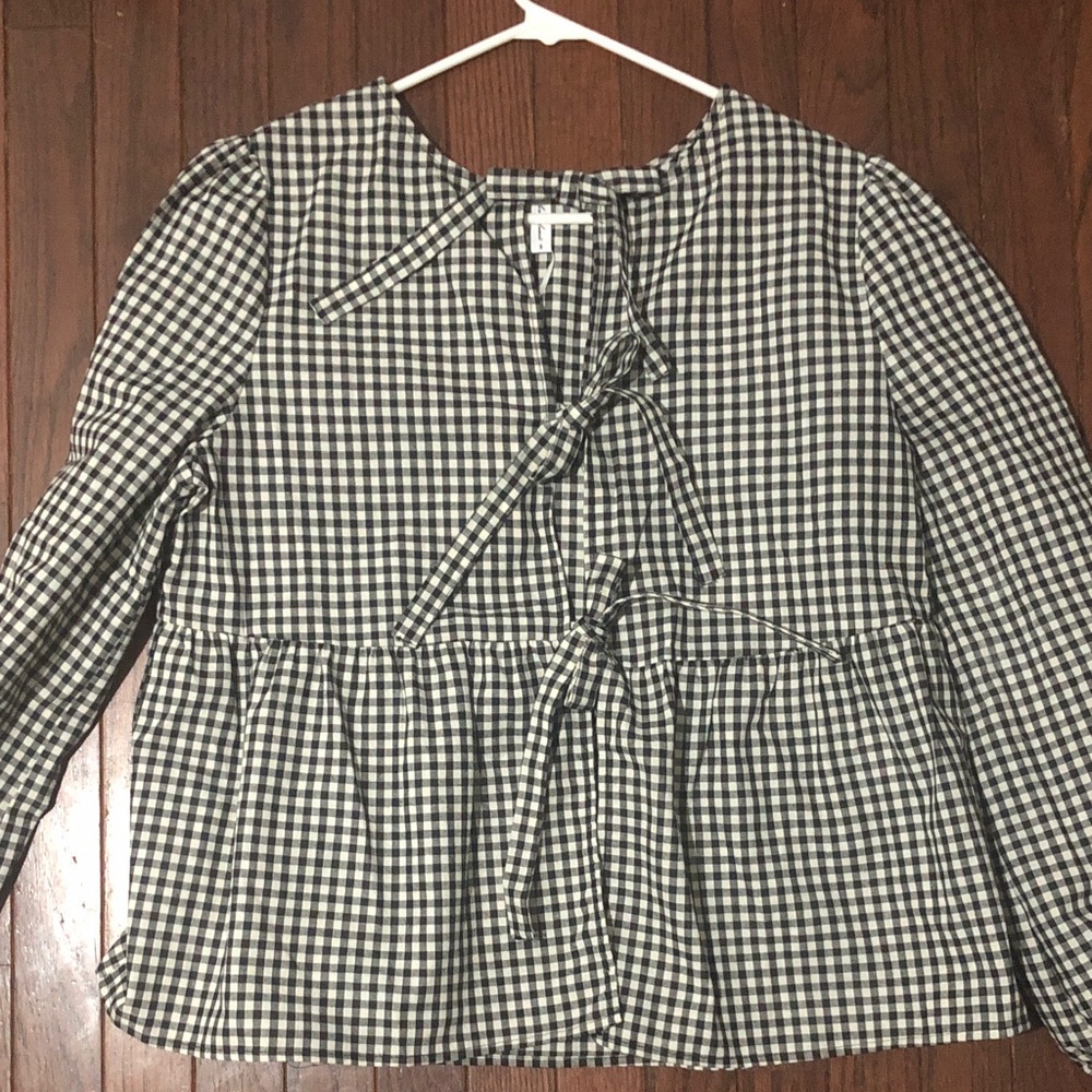 Black and White Gingham Ruffle Hem Top - Picture 4 of 6